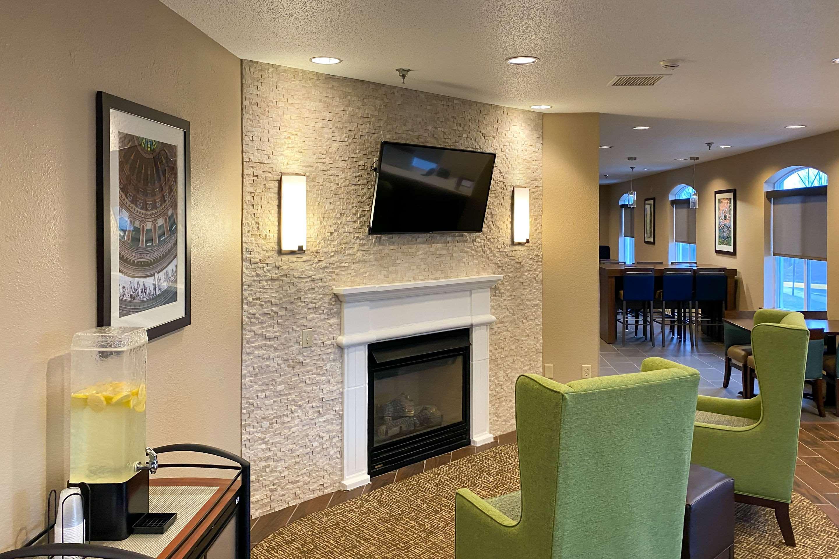 Comfort Inn Dekalb - Adjacent The University Exterior foto